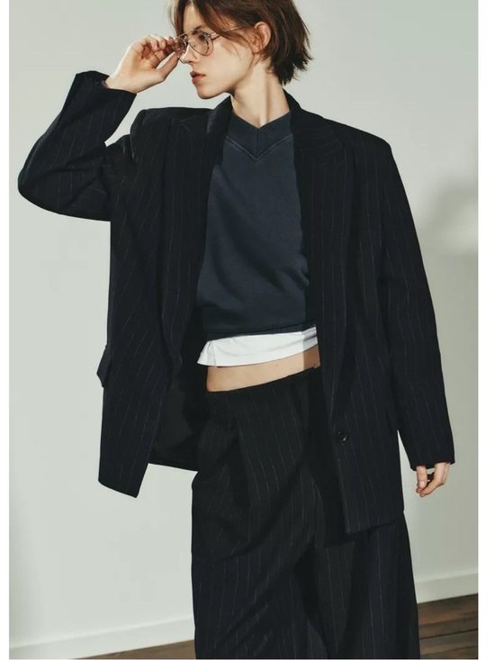 Zara Jackets & Blazers - TREND NWT ZARA 2025 PINSTRIPE BLAZER size M
🚨firm price no discount